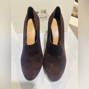 Coach - Brown women’s suede boot with 1 inch platform and 4 inch heal size 9.5